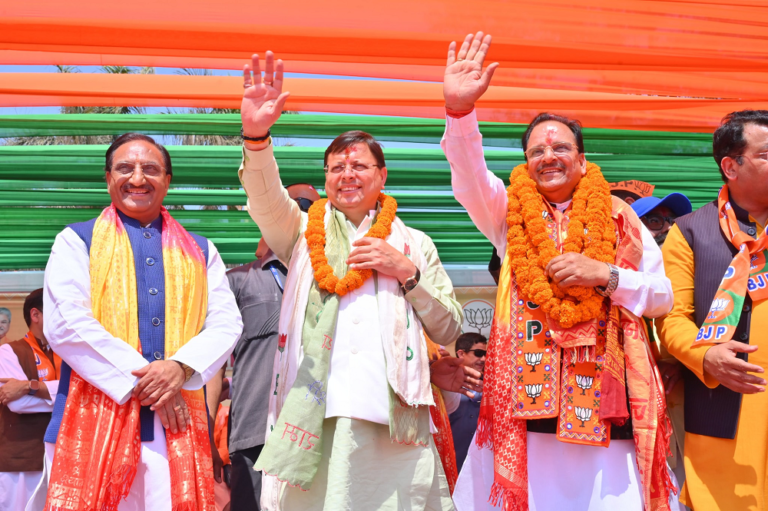 मुख्यमंत्री पुष्कर सिंह धामी ने भाजपा प्रत्याशी अजय भट्ट के पक्ष में रूद्रपुर में आयोजित जनसभा में भाग लिया