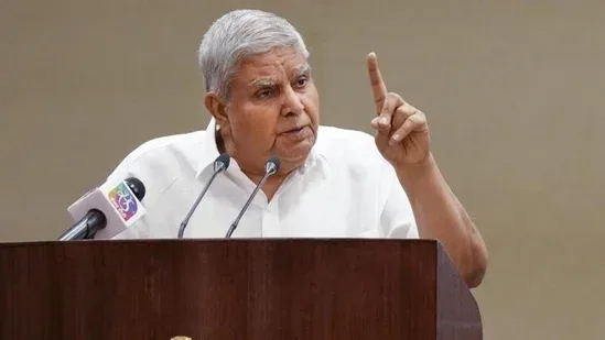 उपराष्ट्रपति धनखड़ का सुप्रीम कोर्ट पर निशाना, बोले- “आर्टिकल 142 बना न्यायपालिका का परमाणु मिसाइल”