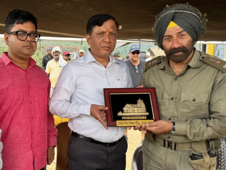 उत्तराखंड: हल्दूवाला में सनी देओल और अनुराग सिंह से मिले बंशीधर तिवारी, फिल्म “बॉर्डर 2” की शूटिंग पर हुई चर्चा