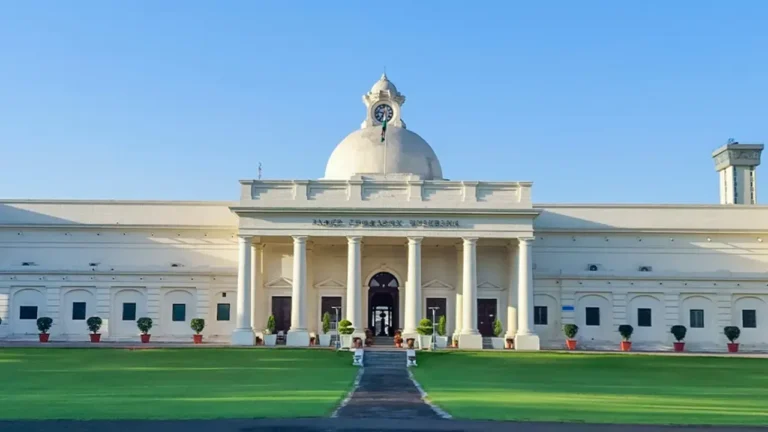 IIT ROORKE: यौन उत्पीड़न की शिकायत पर बर्खास्त प्रो. जलालुद्दीन खान