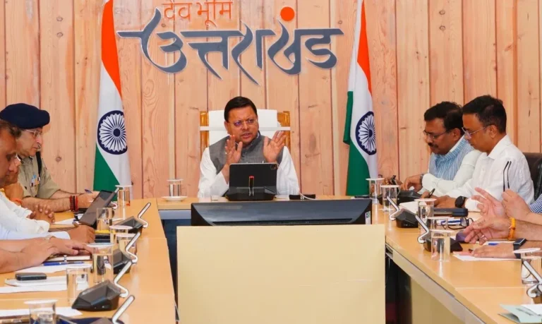 मुख्यमंत्री धामी ने बॉर्डर क्षेत्रों की सुरक्षा और संवेदनशील स्थानों की निगरानी पर दिया जोर