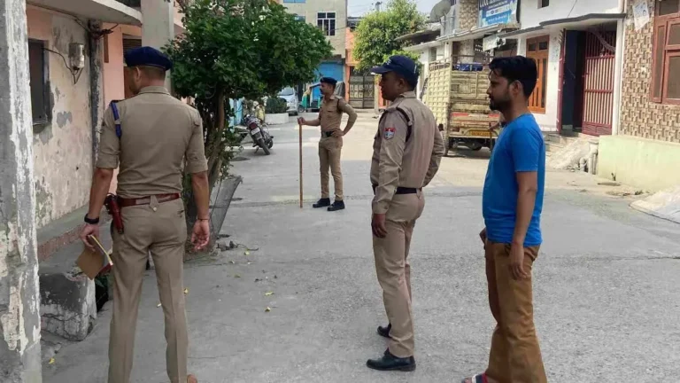 बांग्लादेशी महिला ने उत्तराखंड में की शादी, फर्जी दस्तावेज़ों पर बनवाया आधार और वोटर कार्ड – दोनों के खिलाफ मुकदमा दर्ज
