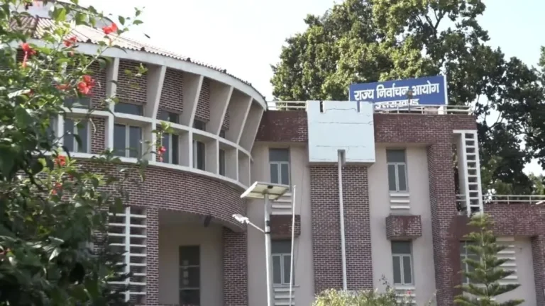 उत्तराखंड त्रिस्तरीय पंचायत चुनाव स्थगित: हाईकोर्ट के आदेश के बाद आयोग ने सभी चुनावी कार्यवाही पर लगाई रोक
