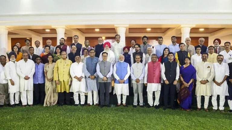 पहलगाम हमले और ऑपरेशन सिंदूर को लेकर 33 देशों में गए भारतीय संसदीय प्रतिनिधिमंडलों ने प्रधानमंत्री नरेंद्र मोदी से की मुलाकात