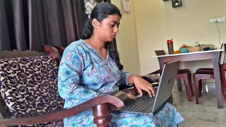 गांव की बेटी की कामयाबी की उड़ान: कभी डॉक्टर बनना चाहती थीं, आज रोल्स-रॉयस में 72 लाख का पैकेज – KARNATAKA GIRL SUCCESS STORY