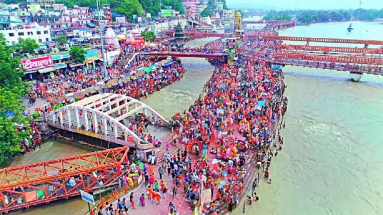 उत्तराखंड कांवड़ यात्रा: दुकानों पर पहचान और नाम लिखने के आदेश से सरकार बैकफुट पर, अब सिर्फ फूड लाइसेंस अनिवार्य