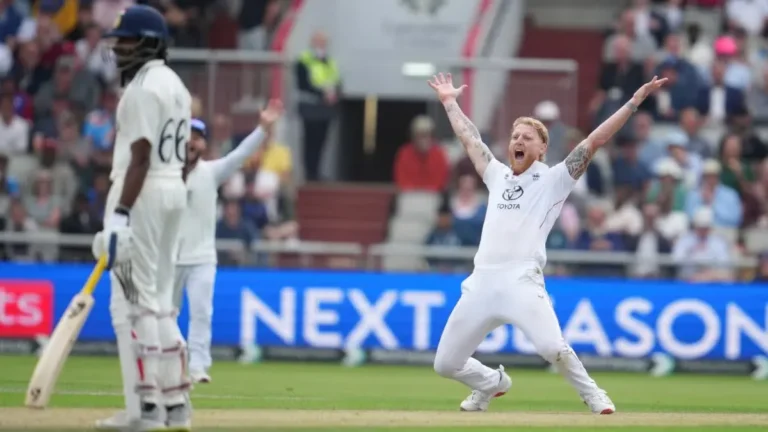 IND vs ENG 4th Test: भारत ने पहली पारी में बनाए 358 रन, इंग्लैंड ने दूसरे दिन तक पहुंचाया स्कोर 225/2मैनचेस्टर टेस्ट में दोनों टीमों के बल्लेबाज़ों का शानदार प्रदर्शन, स्टोक्स का फाइव विकेट हॉल