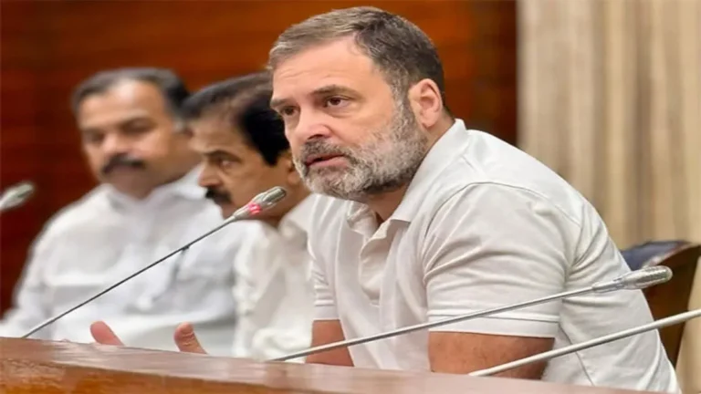 “EC अब भी निष्पक्ष है या BJP की चुनाव चोरी शाखा?” – राहुल गांधी का बड़ा हमला