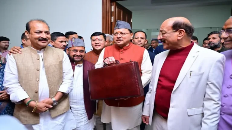 उत्तराखंड विधानसभा सत्र: कानून व्यवस्था पर चर्चा से पहले ही विपक्ष का हंगामा, सीएम धामी बोले- “खुद तोड़ा कानून”