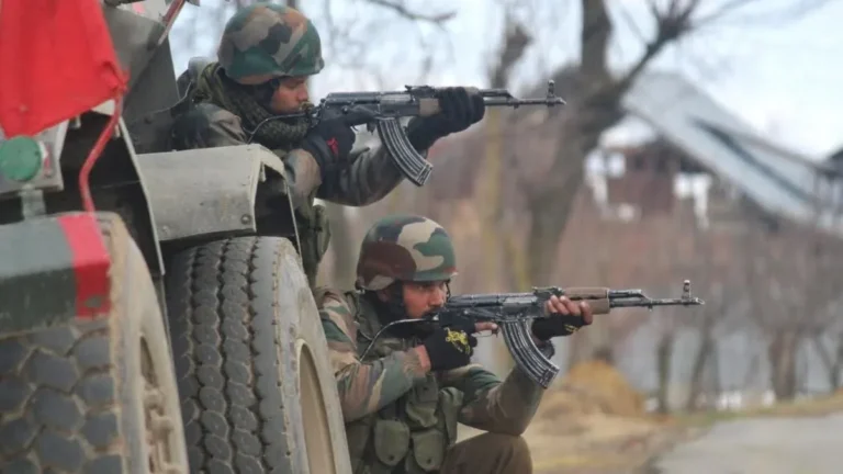 जम्मू-कश्मीर: LOC पर घुसपैठ की कोशिश नाकाम, दो आतंकी ढेर, कुपवाड़ा में एक जवान शहीद