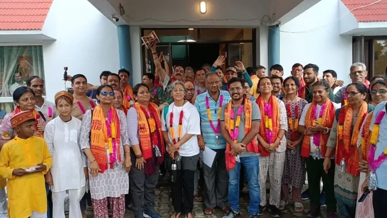 कैलाश मानसरोवर यात्रा का चौथा जत्था पहुंचा टनकपुर, पारंपरिक अंदाज में हुआ स्वागत