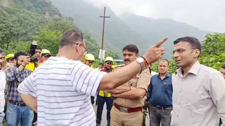 देहरादून: आपदा समीक्षा के दौरान कैबिनेट मंत्री और डीएम आमने-सामने, वीडियो वायरल