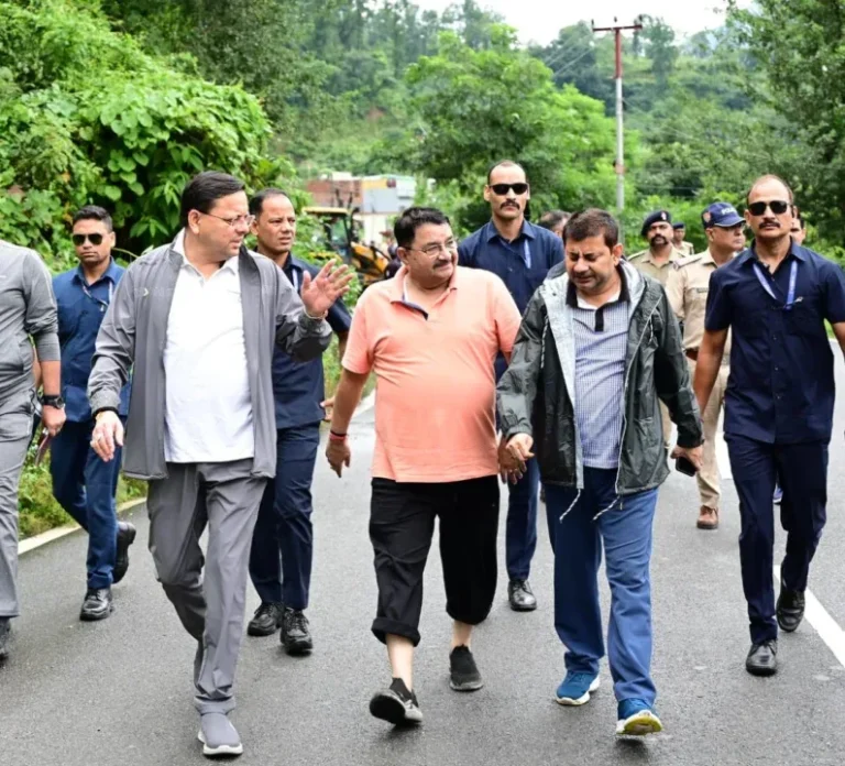 सुबह ही देहरादून के आपदा प्रभावित क्षेत्र का दौरा करने निकले सीएम धामी