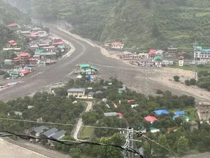 उत्तराखंड में आपदा ने दिए गहरे घाव, शिक्षक दिवस पर टूटी कक्षाओं की गूंज