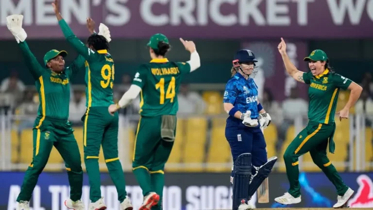 ICC Women’s ODI World Cup 2025: इंग्लैंड को रौंदकर दक्षिण अफ्रीका फाइनल में पहुंचा, लौरा वोल्वार्ट की 169 रन की धमाकेदार पारी