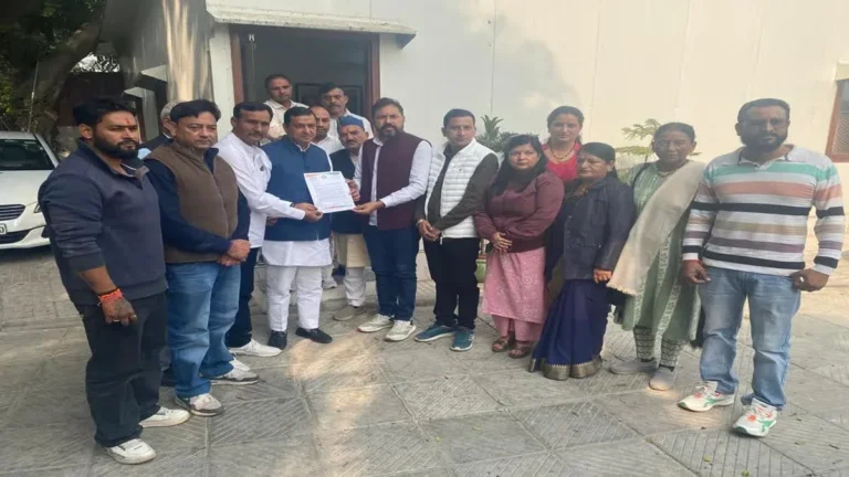 दिल्ली पहुंचा रामनगर मांस विवाद मामला, बीजेपी प्रतिनिधिमंडल ने अनिल बलूनी से की मुलाकात