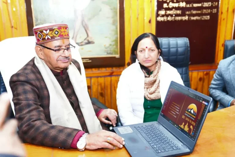 विंटर लाइन कार्निवाल 2025 की तैयारियों को लेकर मंत्री गणेश जोशी ने की समीक्षा बैठक, ब्रोशर का किया उद्घाटन