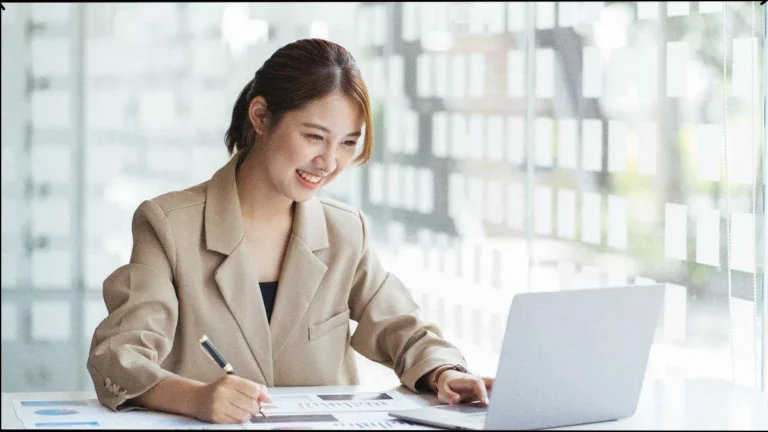 चार दिन काम, तीन दिन छुट्टी! क्या भारत में लागू होगा 4-Day Working Week? जानिए पूरा सच