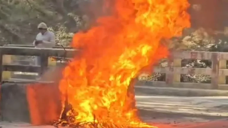 अल्मोड़ा में बड़ा हादसा टला, जागेश्वर धाम मार्ग पर खड़ी स्कूटी में अचानक लगी आग