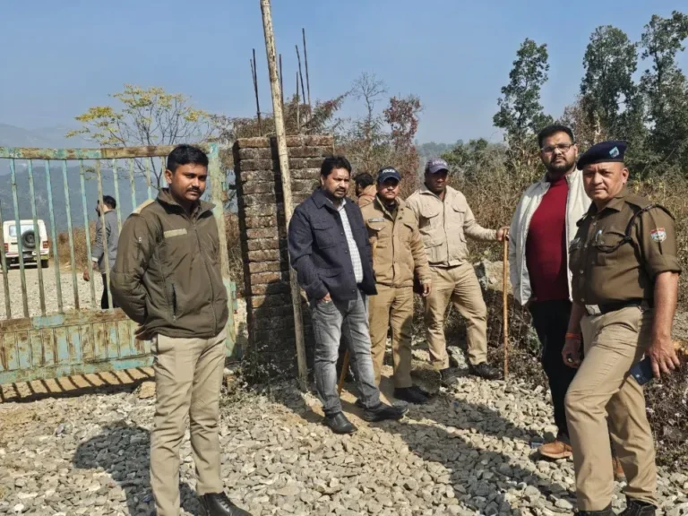 एमडीडीए की सलियावाला धौलास में अवैध प्लॉटिंग पर बड़ी कार्रवाई, 8 से10 बीघा भूमि पर चला ध्वस्तीकरण अभियान