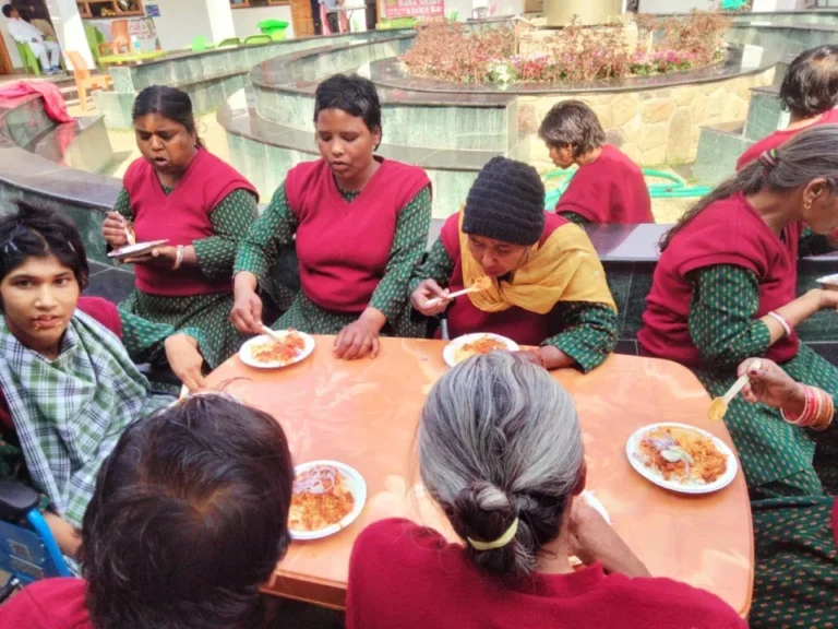 नारी निकेतन की संवासनियों को सिटी पार्क में कराया गया भ्रमण, सकारात्मक पुनर्वास की दिशा में जिला प्रशासन की पहल