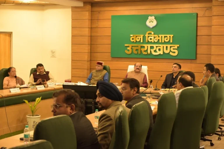 निर्माण स्थलों पर जूनियर इंजीनियर की अनिवार्य मौजूदगी सुनिश्चित हो: प्रभारी मंत्री सुबोध उनियाल