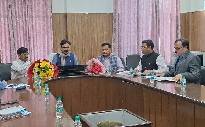 देहरादून में राष्ट्रीय अनुसूचित जाति आयोग की अहम बैठक, समस्याओं के त्वरित समाधान के दिए निर्देश