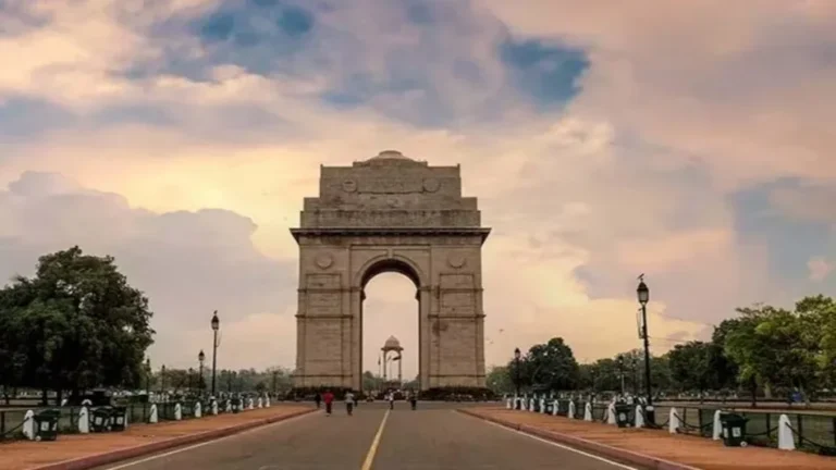 दिल्ली-एनसीआर में बदलेगा मौसम, बुधवार से बारिश और तेज हवाओं का अलर्ट