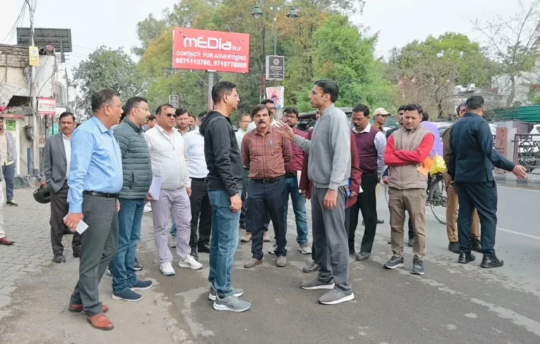 देहरादून में रोड कटिंग के बाद सड़कों की मरम्मत पर सख्ती, सचिव PWD ने किया तड़के निरीक्षण