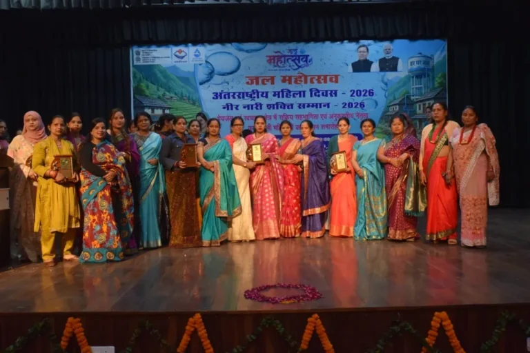 अंतरराष्ट्रीय महिला दिवस पर ‘साड़ी गौरव मैराथन’ का आयोजन, महिलाओं ने परंपरा और स्वास्थ्य का दिया संदेश