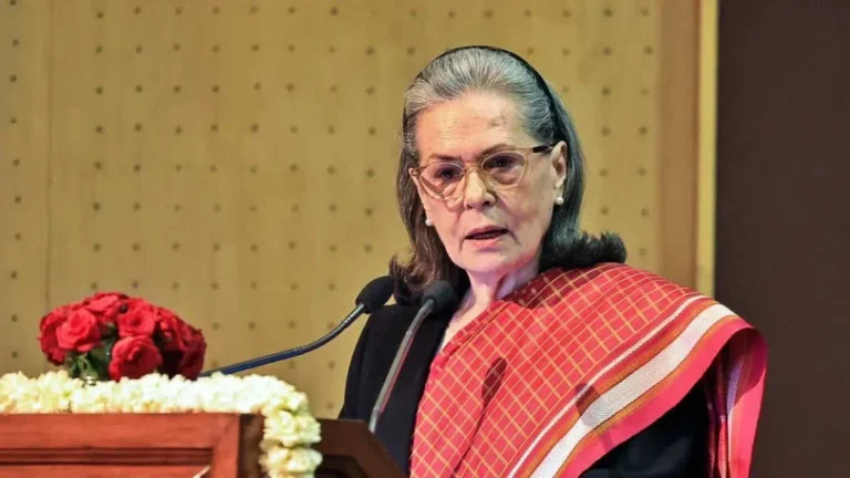 कांग्रेस नेता सोनिया गांधी को अस्पताल से मिली छुट्टी, तबीयत में सुधार के बाद घर लौटीं