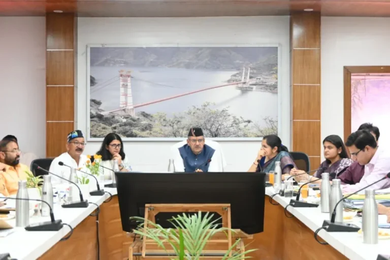 टिहरी में जिला योजना की बैठक, पेयजल, पर्यटन और विकास कार्यों पर हुआ मंथन