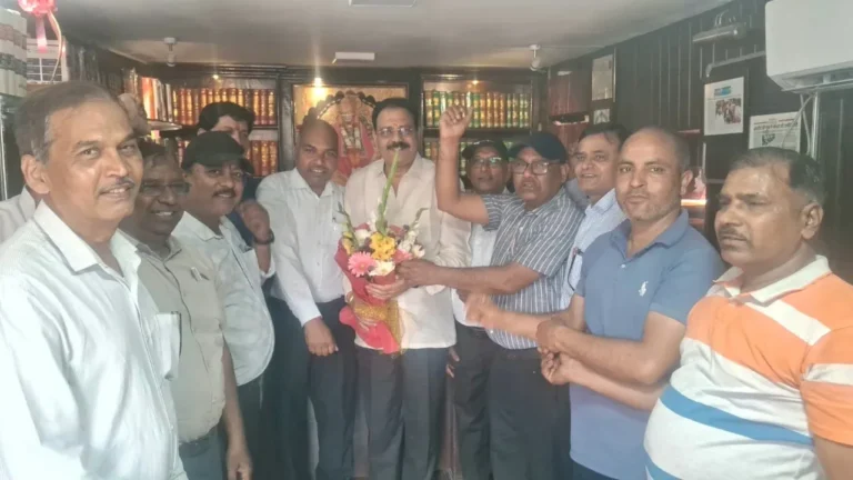 देहरादून: रोडवेज कर्मचारी यूनियन ने अशोक वर्मा का किया अभिनंदन, समस्याओं के समाधान का मिला आश्वासन