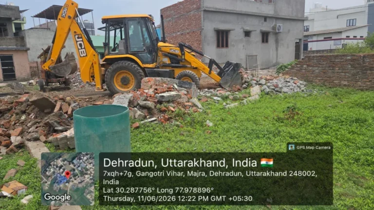 पित्थुवाला खुर्द में अवैध प्लॉटिंग पर एमडीडीए का बुलडोजर लगभग एक बीघा भूमि पर विकसित की जा रही अनधिकृत कॉलोनी ध्वस्त