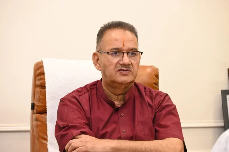 देहरादून- मंत्री गणेश जोशी ने की विभागीय योजनाओं की समीक्षा