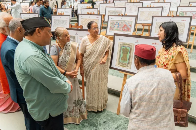 देहरादून- ग्राफिक एरा में संविधान से प्रेरित ‘सौहार्द’ चित्र प्रदर्शनी का शुभारंभ